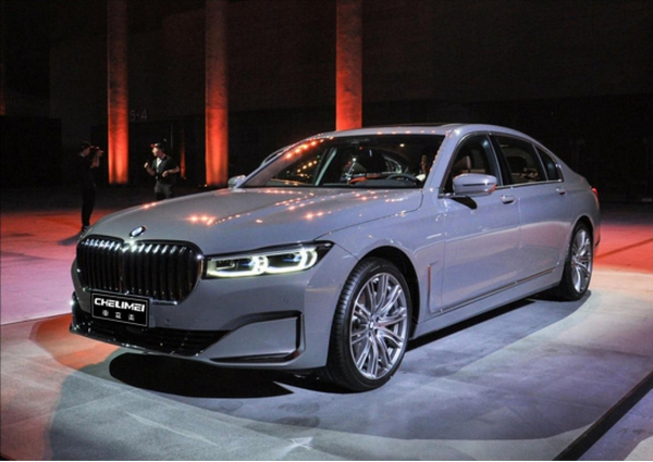 Is Thicker Always Better When Choosing a Clear Car Wrap?